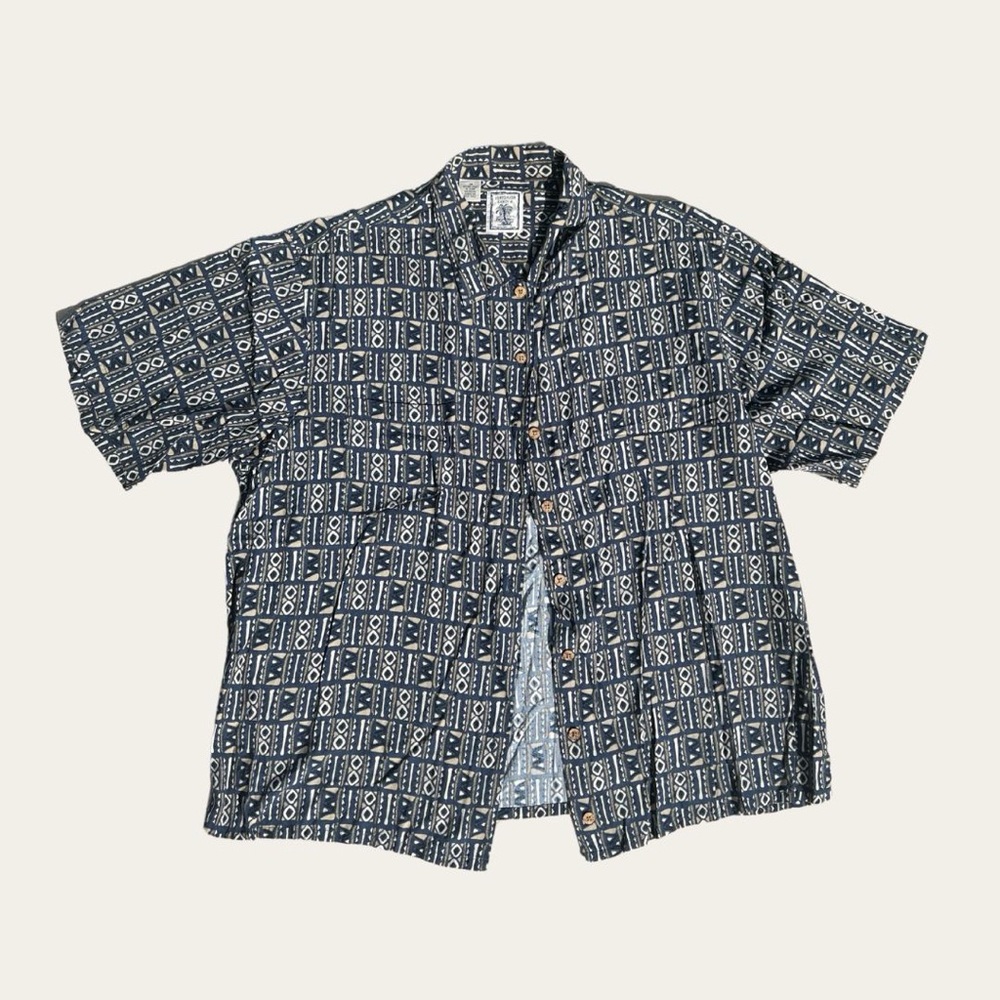 Vintage Roundtree & Yorke Casual Button Down Shirt with Wood Buttons